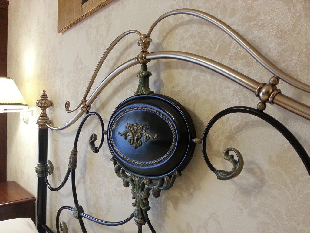 Hotel Sicilia Enna Rum bild