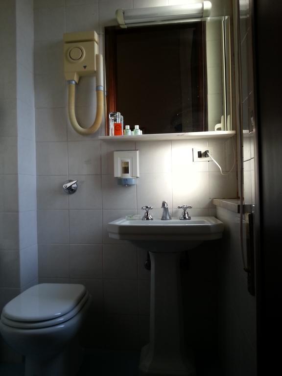 Hotel Sicilia Enna Rum bild