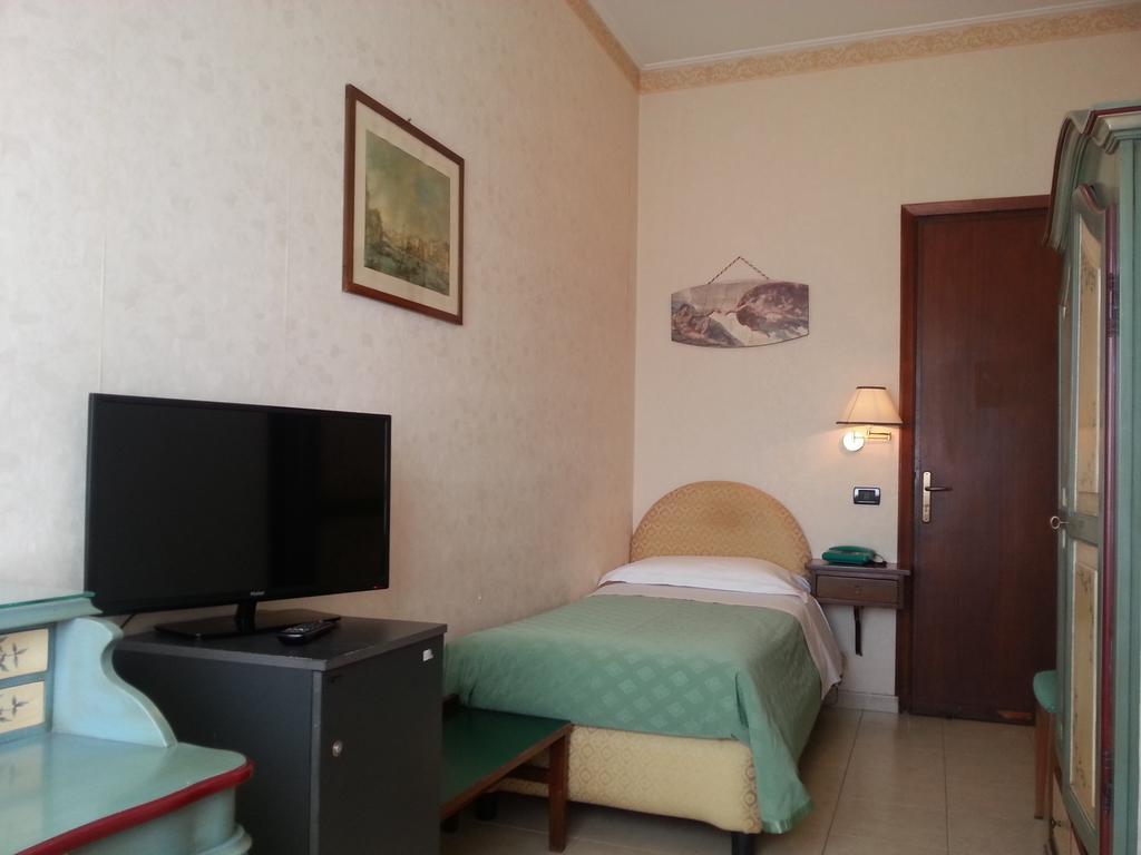 Hotel Sicilia Enna Rum bild