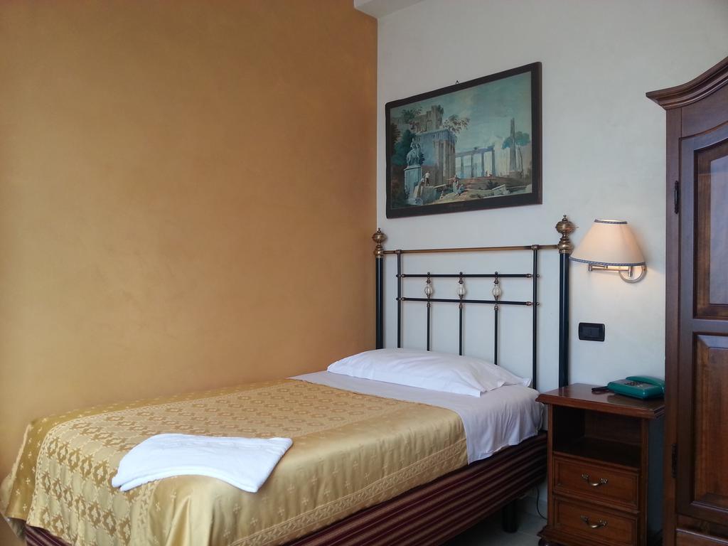Hotel Sicilia Enna Rum bild