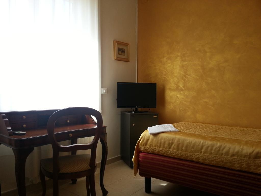 Hotel Sicilia Enna Rum bild