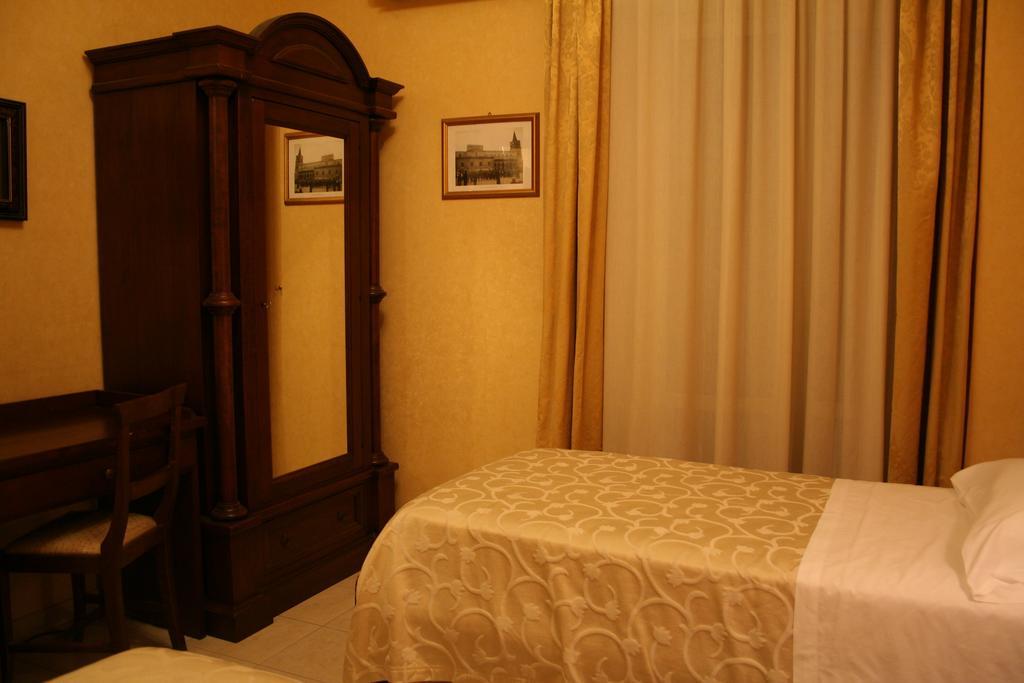 Hotel Sicilia Enna Rum bild