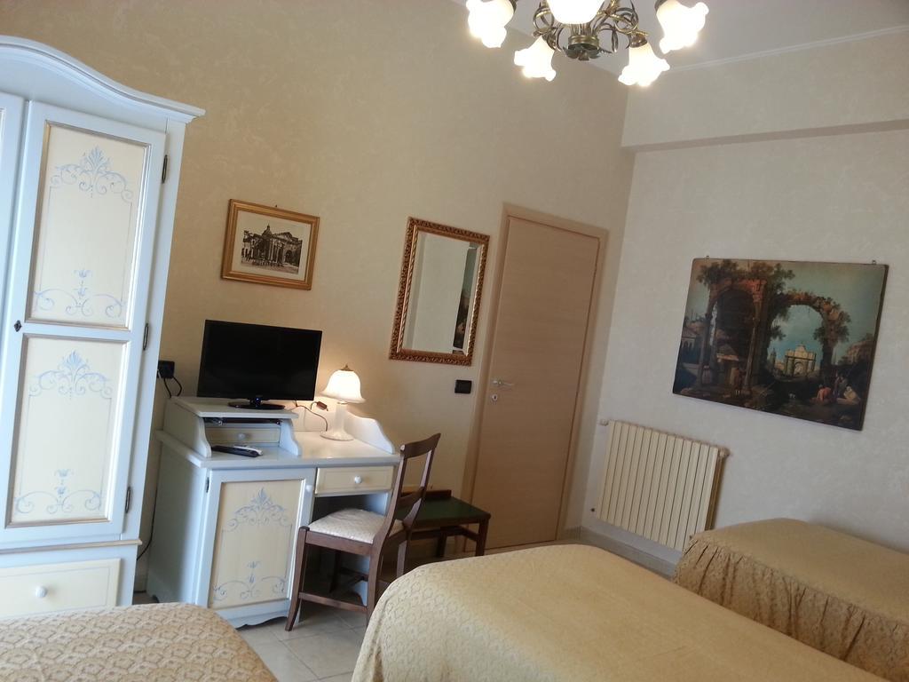 Hotel Sicilia Enna Rum bild