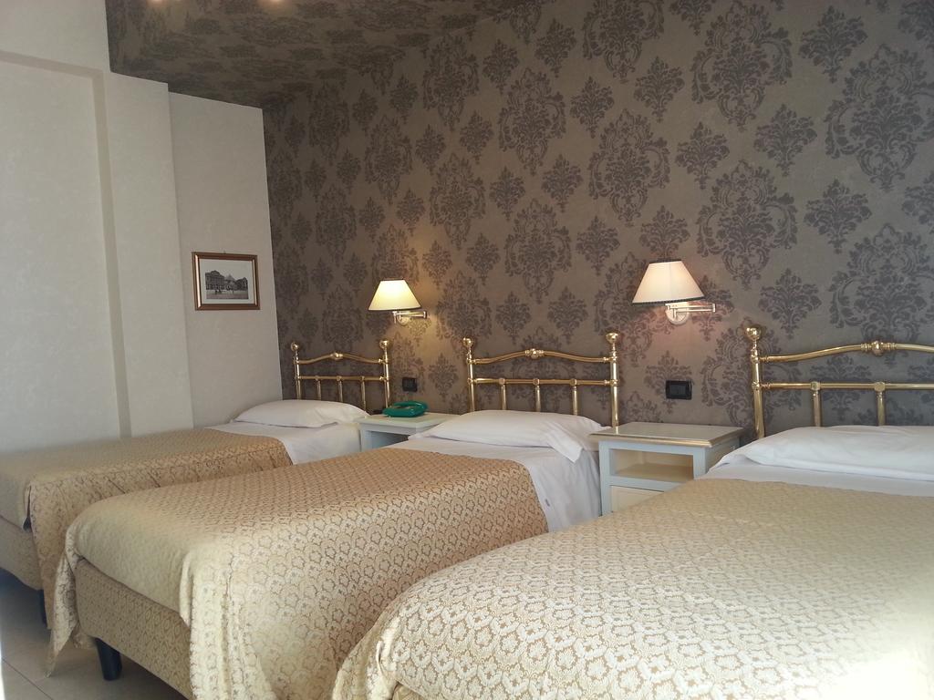 Hotel Sicilia Enna Rum bild