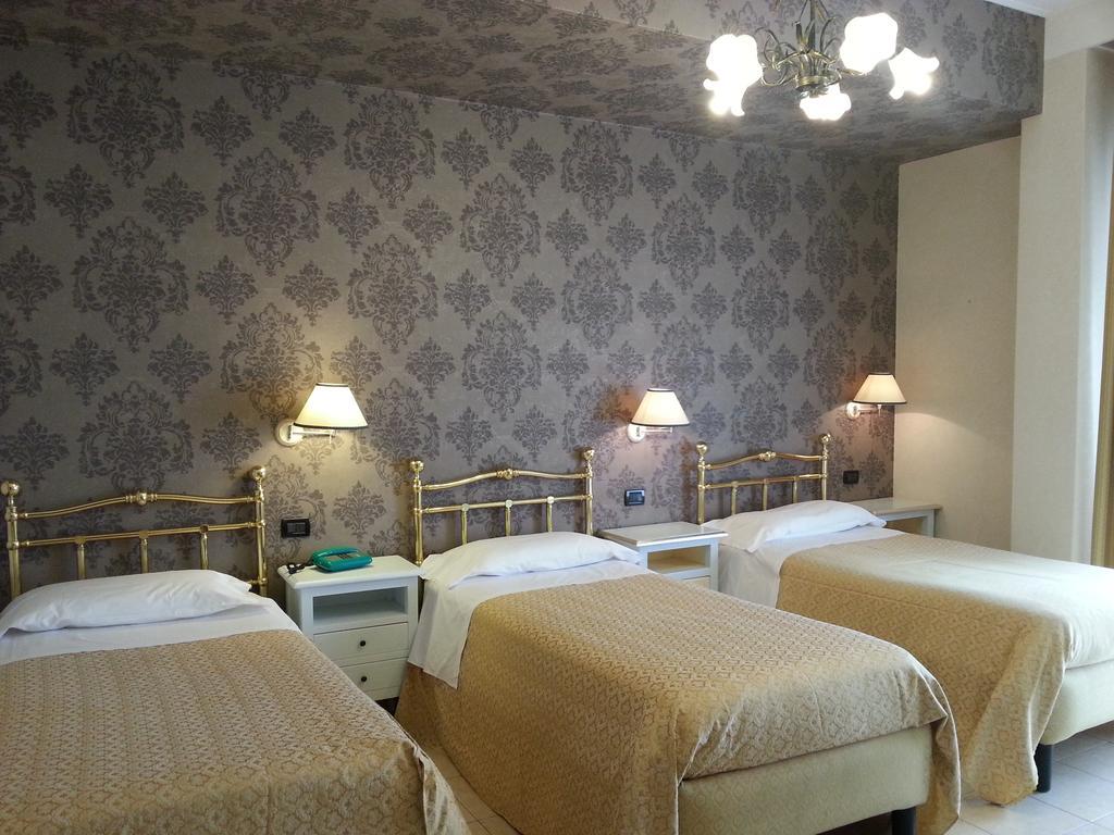 Hotel Sicilia Enna Rum bild