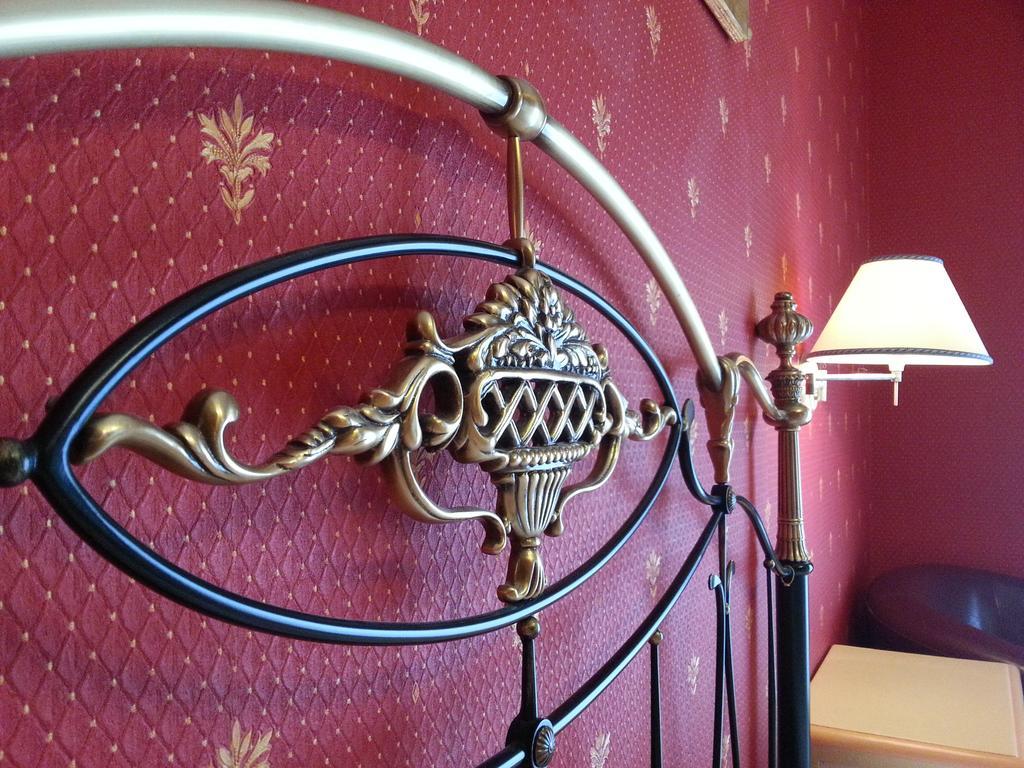 Hotel Sicilia Enna Rum bild